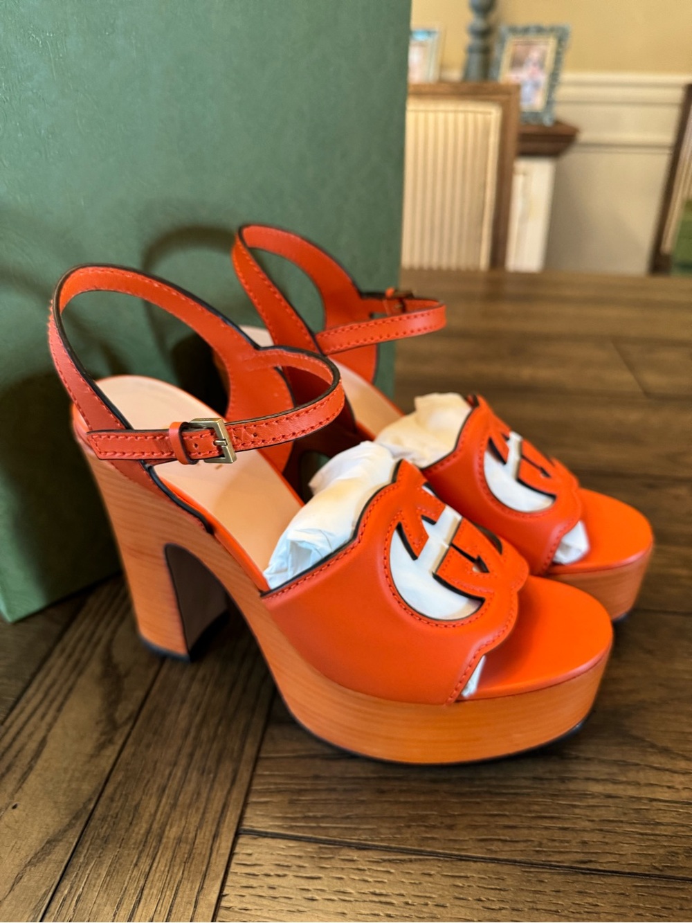 Gucci Interlocking GG Orange Heels - Picture 5 of 11